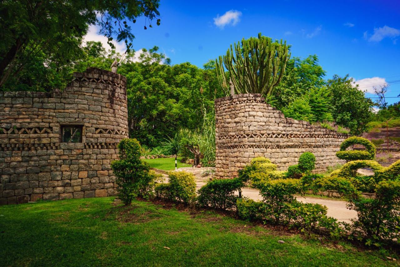 Great Zimbabwe Hotel Nyanda Buitenkant foto
